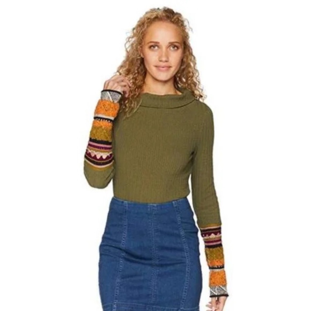 Free People | Olive Green Sweater with Patterned Sleeves | Medium